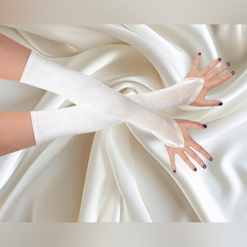 Long formal fingerless gloves